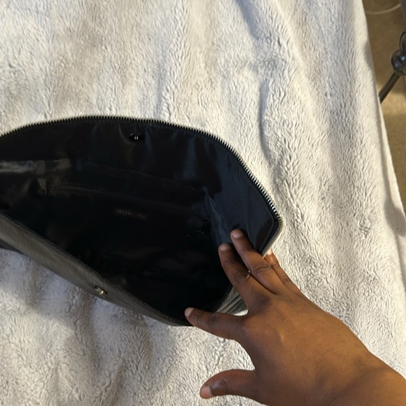 EUC STYLE & Co zipper look clutch - Picture 2 of 3